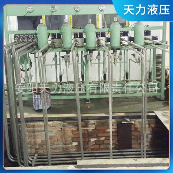 拉矯機液壓系統